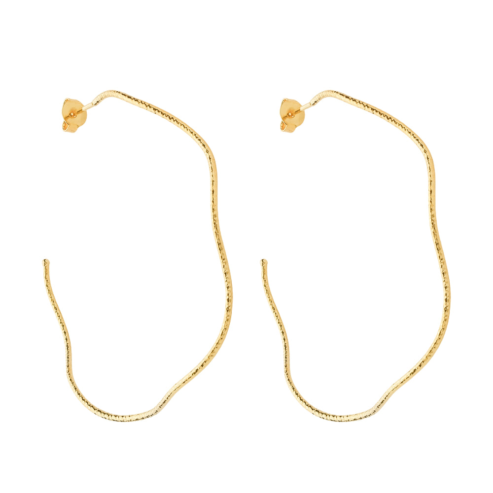 Argola Dourada Ondulada Assimétrica